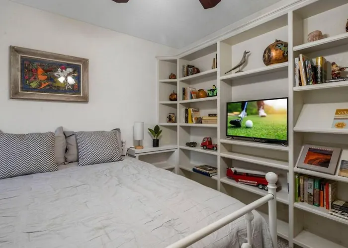 Scottsdale Oasis Heated Pool And Holiday home *