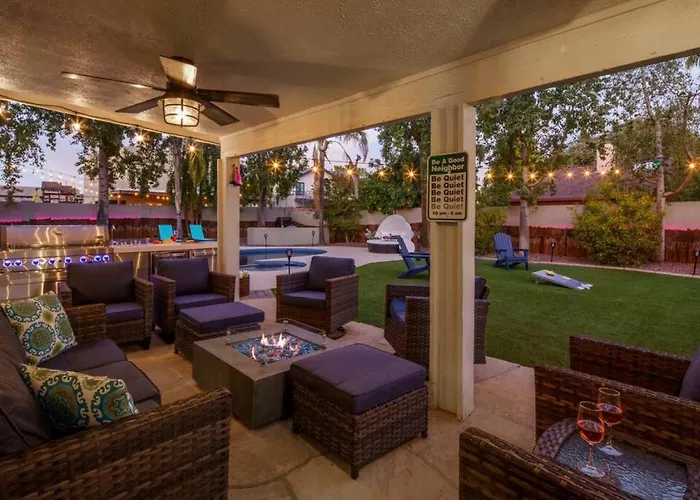 Scottsdale Oasis Heated Pool And Holiday home *